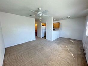 504 Manhattan Dr-Unit -Unit B in Nolanville, TX - Building Photo - Building Photo