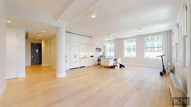 452 Broome St in New York, NY - Building Photo - Building Photo