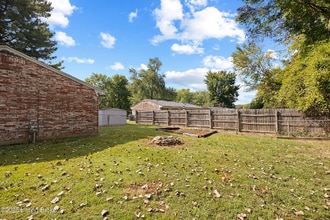 7520 Blue Wing Dr in Louisville, KY - Building Photo - Building Photo