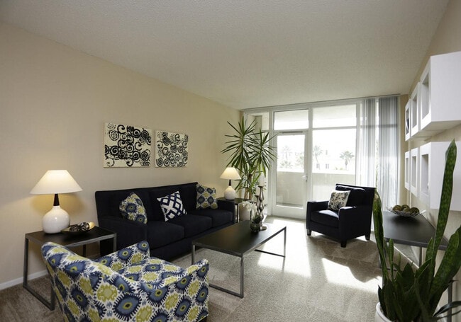 8775 Costa Verde Blvd in San Diego, CA - Building Photo - Building Photo