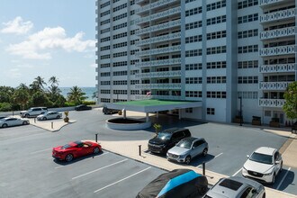 Sky Harbor East in Fort Lauderdale, FL - Foto de edificio - Building Photo