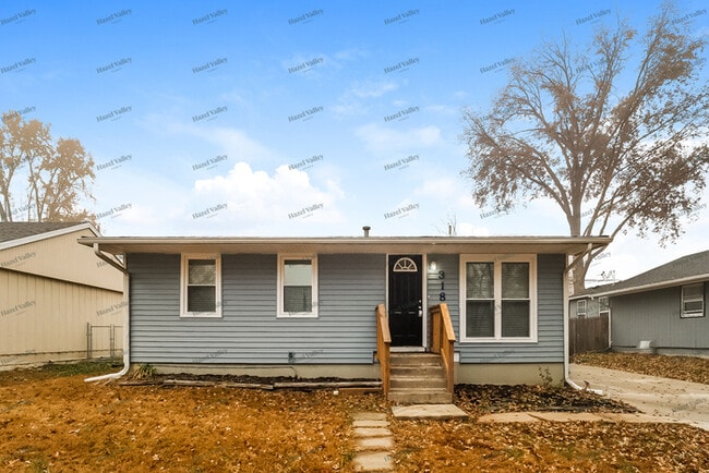 property at 318 Holiday Dr