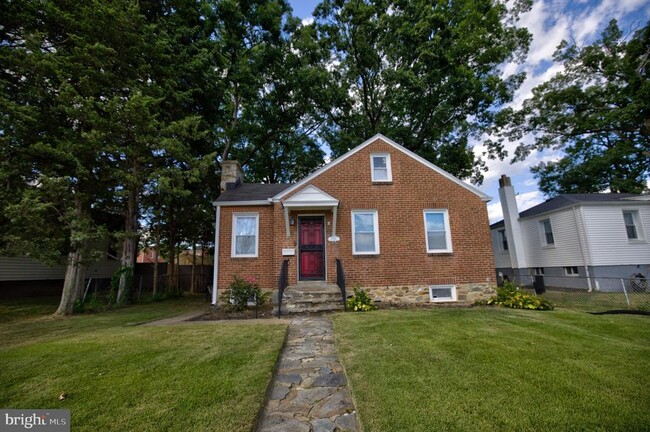 property at 2708 Oakley Ave