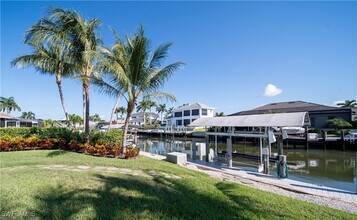 911 Heron Ct in Marco Island, FL - Building Photo - Building Photo