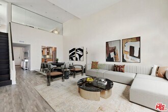 435 Arnaz Dr in Los Angeles, CA - Building Photo - Building Photo