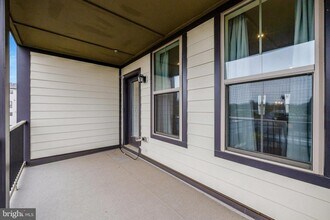 20941 Bluebird Sq in Countryside, VA - Building Photo - Building Photo