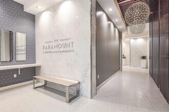 415 E Pine St in Orlando, FL - Foto de edificio - Building Photo