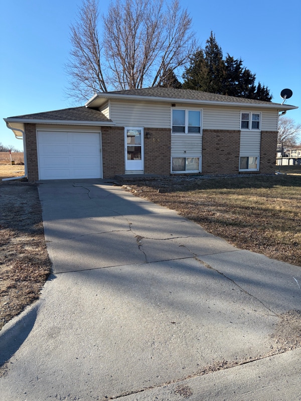 property at 506 Meadow Ln