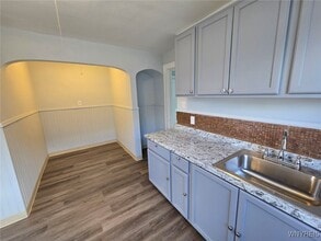 693 Lasalle Ave in Buffalo, NY - Building Photo - Building Photo