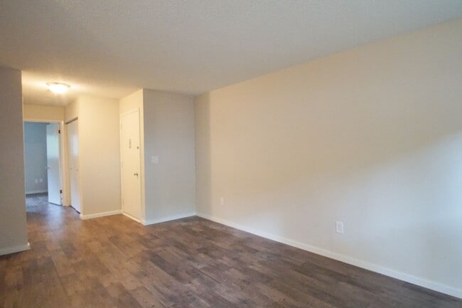 1523 SE Stark St in Portland, OR - Building Photo - Building Photo
