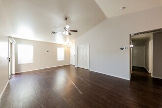 12738 W Redfield Rd in El Mirage, AZ - Building Photo - Building Photo