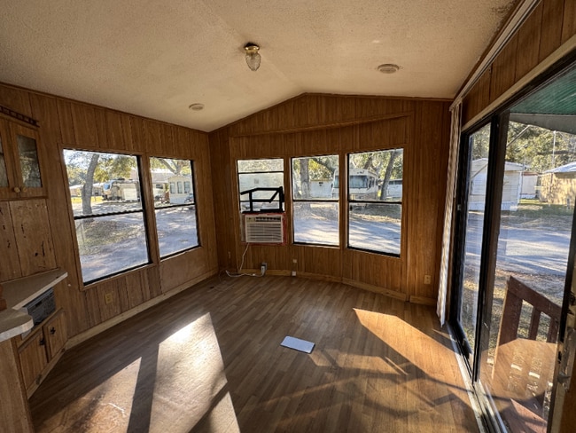 19400 SE Hwy 42 in Umatilla, FL - Building Photo - Building Photo