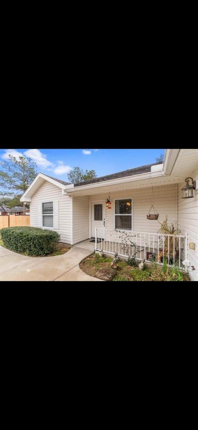 property at 15 Loblolly Cir