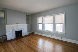2189 Rexwood Rd, Unit #2 in Cleveland Heights, OH - Building Photo - Building Photo