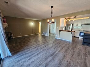 144 W Rockrimmon Blvd, Unit #203 in Colorado Springs, CO - Building Photo - Building Photo
