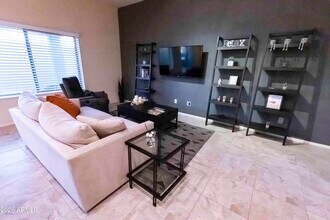 3113 E Danbury Rd in Phoenix, AZ - Building Photo - Building Photo