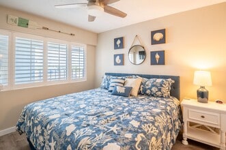 222 Carolina Beach Ave N in Carolina Beach, NC - Foto de edificio - Building Photo
