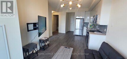 38 Annie Craig Dr in Toronto, ON - Building Photo - Building Photo