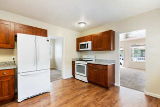 713-715 Mill St in Santa Rosa, CA - Building Photo - Interior Photo