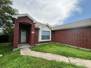 1506 Colton Ln in Lockhart, TX - Building Photo - Building Photo