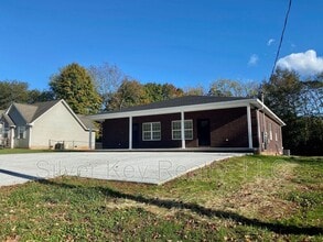 427 Sterling Rd in Athens, TN - Building Photo - Building Photo