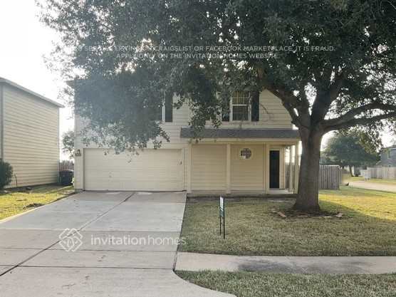 property at 3827 Middlecrest Ln