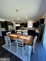 111 Zoe Wy in Stafford, VA - Building Photo