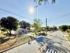 1221 Jewel Ave in Lakeland, FL - Building Photo - Building Photo