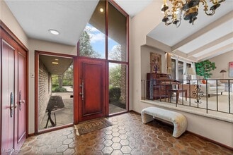 26460 Hendon Rd in Beachwood, OH - Building Photo - Building Photo