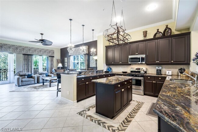 property at 2826 Tiburon Blvd E