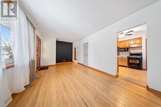 32 Collingdon Dr in Brantford, ON - Building Photo - Building Photo