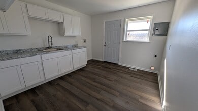 1027 E Wallace St in Shawnee, OK - Building Photo - Building Photo