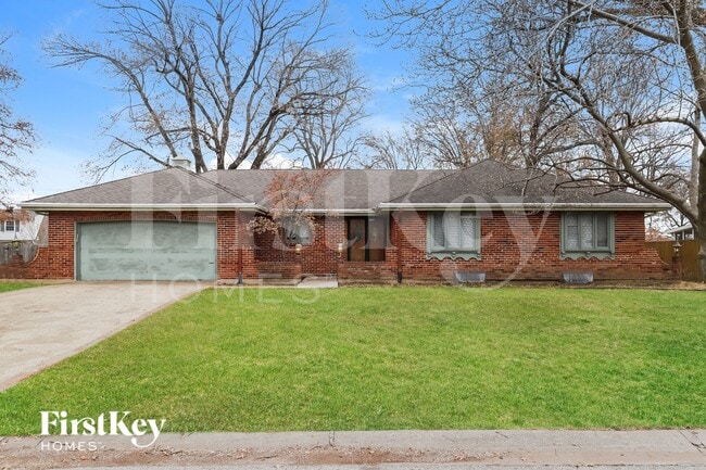 property at 1216 SW Horizon Dr