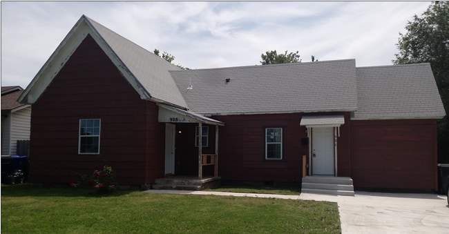property at 908 E Main St
