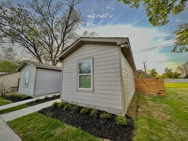 1204 A S 12th St in Temple, TX - Building Photo