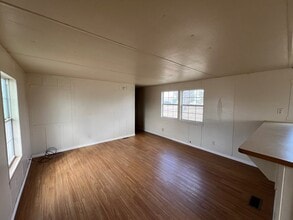 1407 N 8th St in Alpine, TX - Foto de edificio - Building Photo