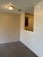 8715 SW Brightfield Cir in Portland, OR - Building Photo - Building Photo