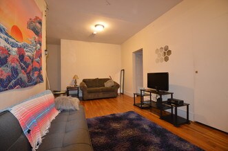 66 Egmont St, Unit 5 in Brookline, MA - Foto de edificio - Building Photo