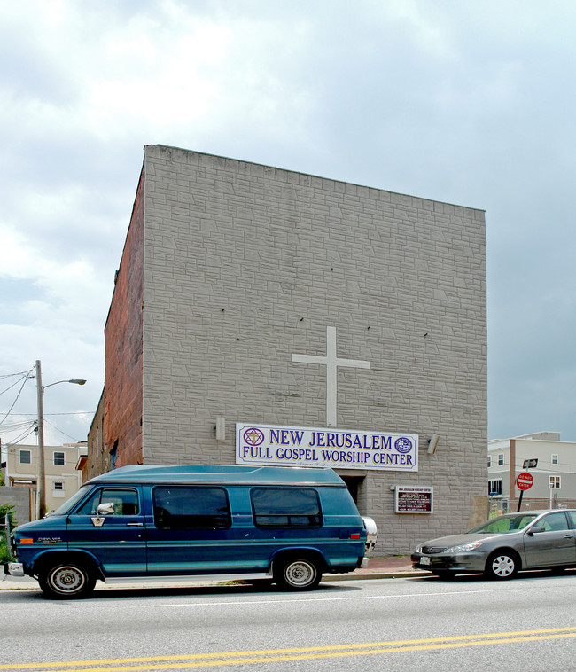 2117 E Fayette St in Baltimore, MD - Building Photo - Building Photo