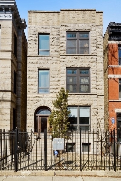 property at 902 W Newport Ave