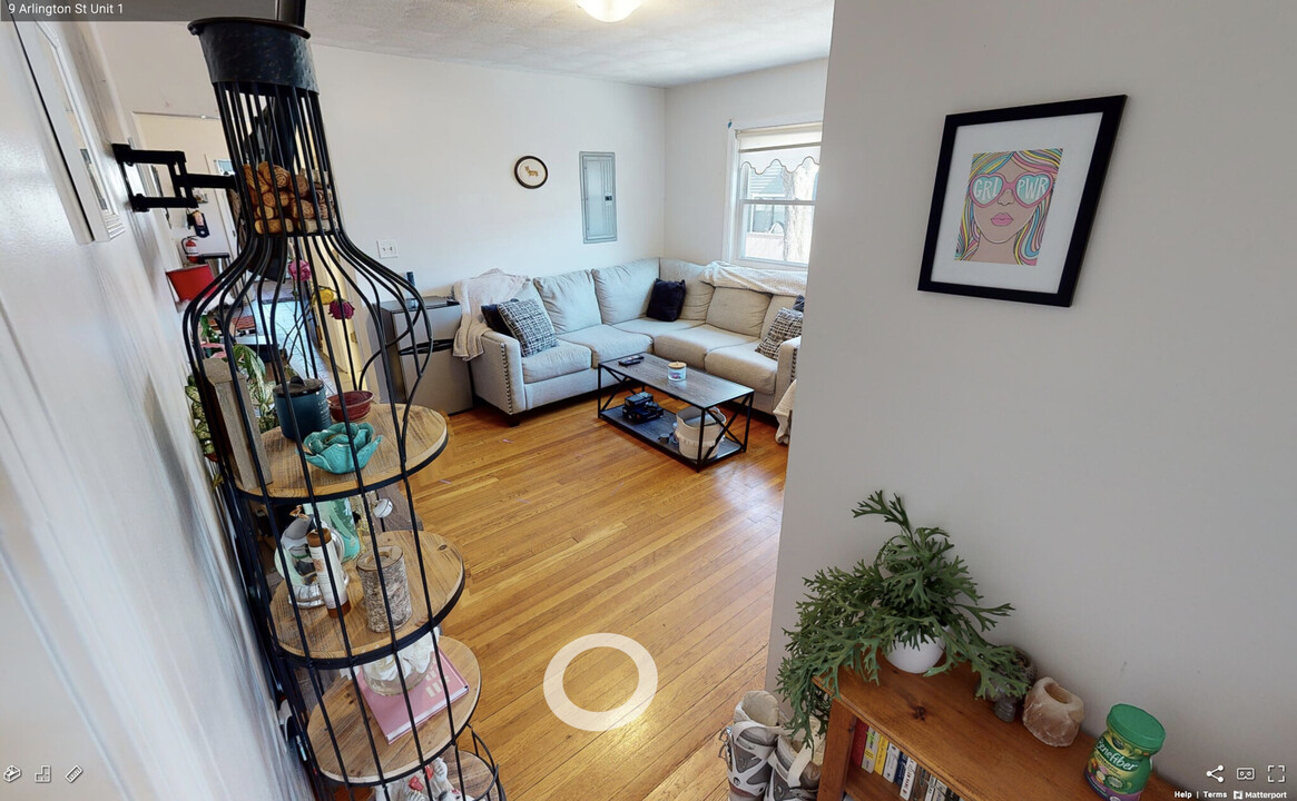 9 Arlington St, Unit 1 in Somerville, MA - Building Photo