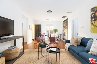 10840 Lindbrook Dr, Unit #9 in Los Angeles, CA - Building Photo - Building Photo