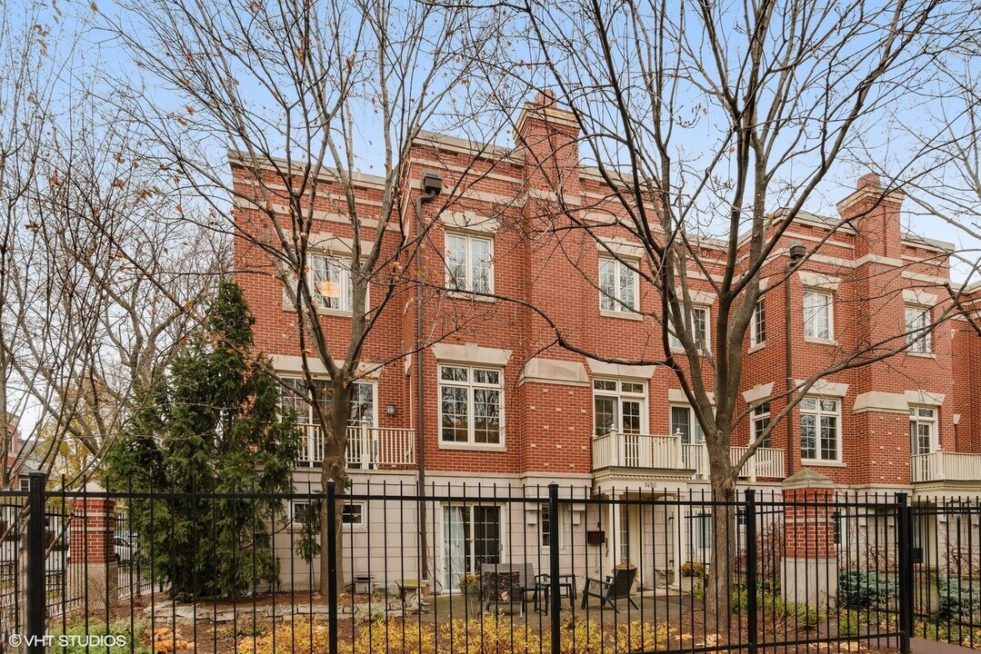 1450 W Wrightwood Ave in Chicago, IL - Building Photo