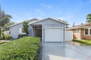 261 Martin Ave in Greenacres, FL - Building Photo