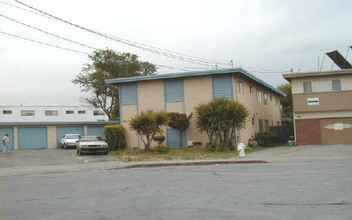 2541 Denning Ct in Castro Valley, CA - Building Photo - Building Photo