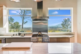 9 Bournemouth Rd in St Helena, CA - Building Photo - Building Photo