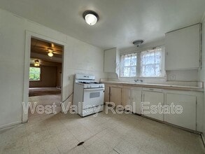 521 Rose Ave in Taft, CA - Building Photo - Building Photo