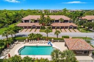 9832 Venezia Cir in Naples, FL - Building Photo