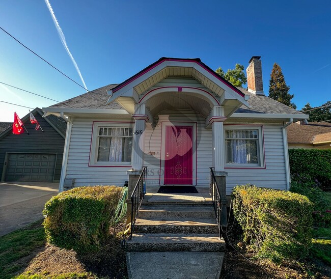 1616 Center St NE in Salem, OR - Foto de edificio - Building Photo