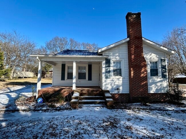 property at 935 Old Charlotte Rd SW